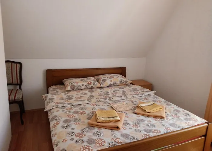 Rent A House - \