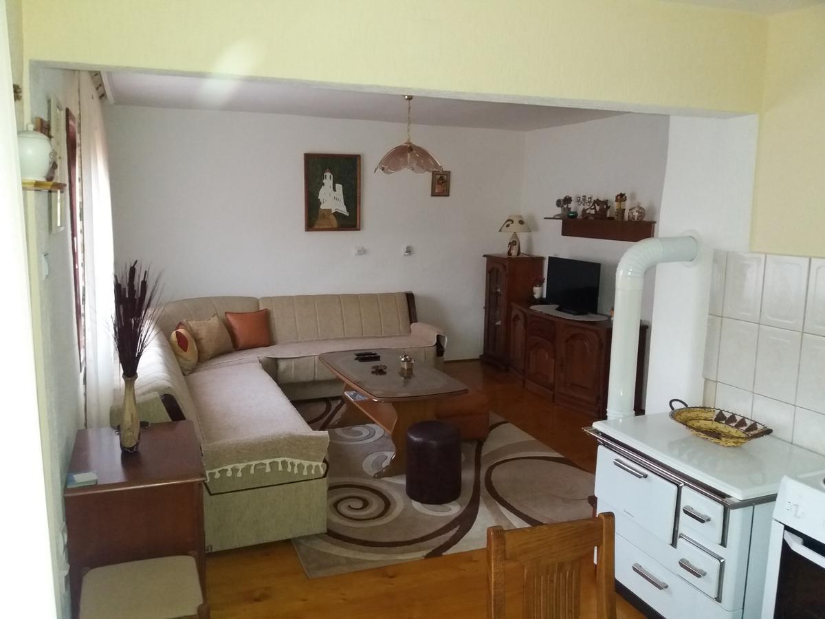 Rent A House - 